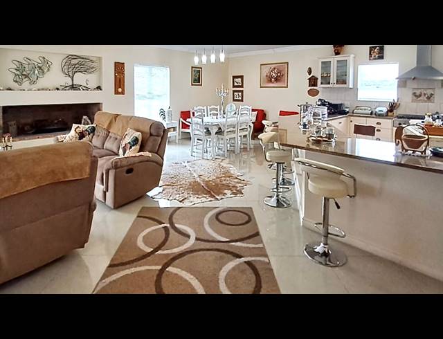 4 BEDROOM HOUSE FOR SALE IN PORT OWEN